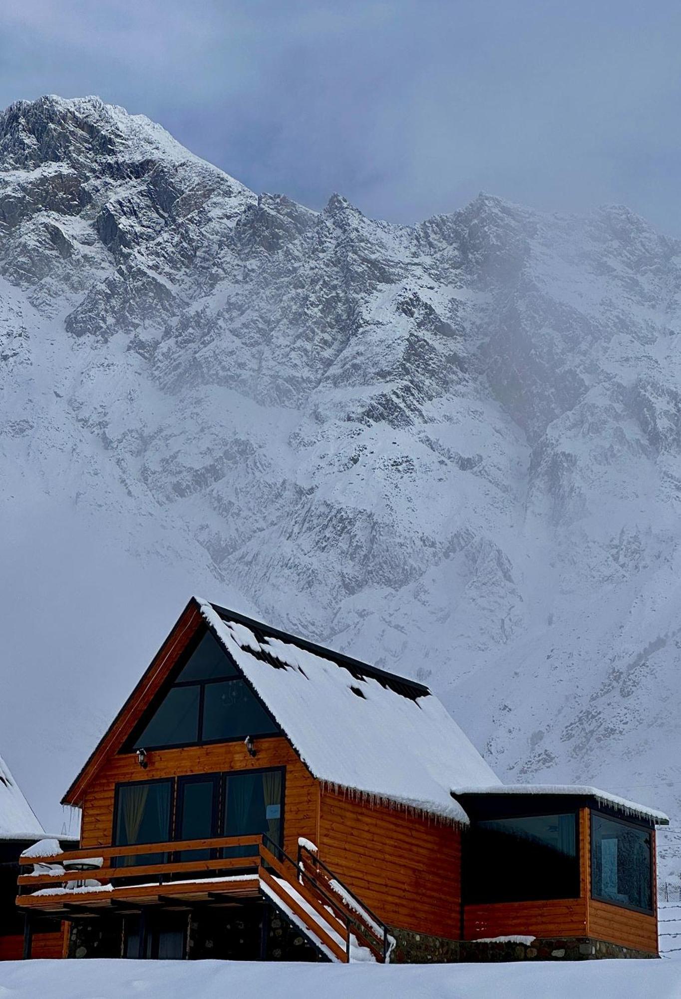 Kazbegi Inn Cottages