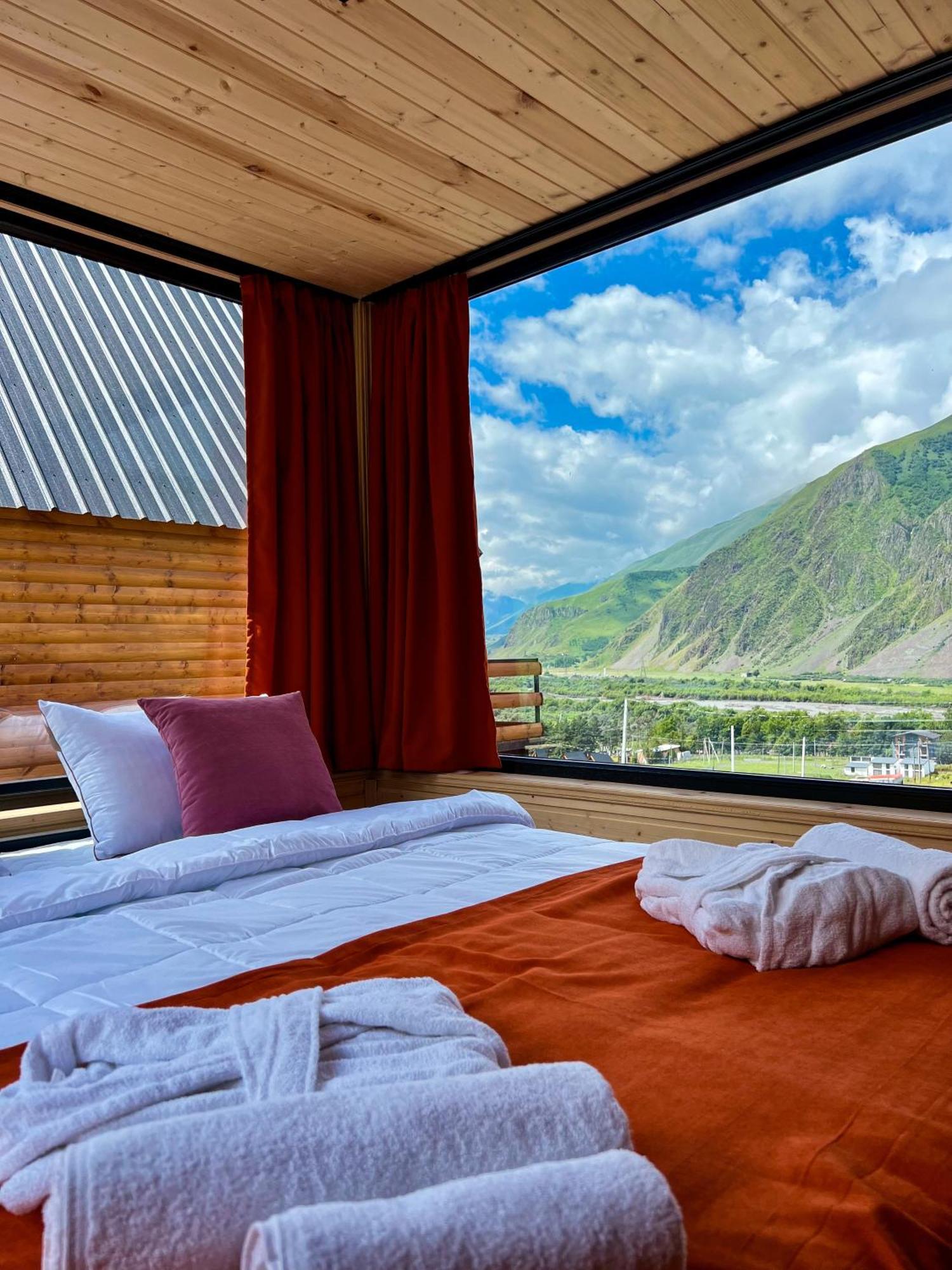 Dağ evi Kazbegi Inn Cottages Kazbegi