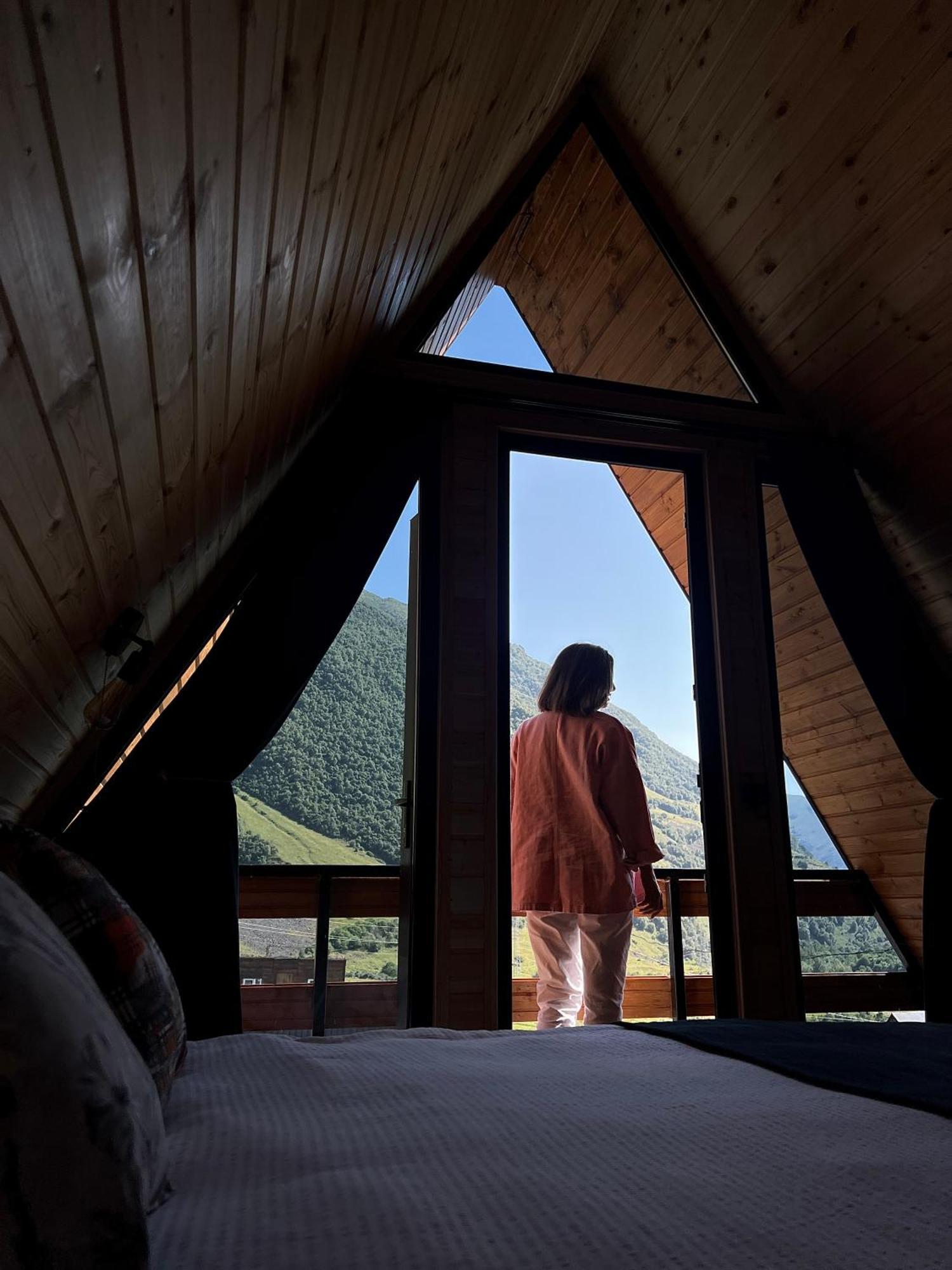 Dağ evi Kazbegi Inn Cottages Kazbegi