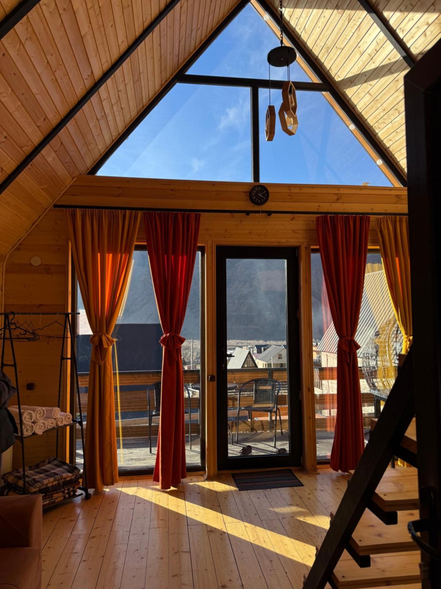 Dağ evi Kazbegi Inn Cottages