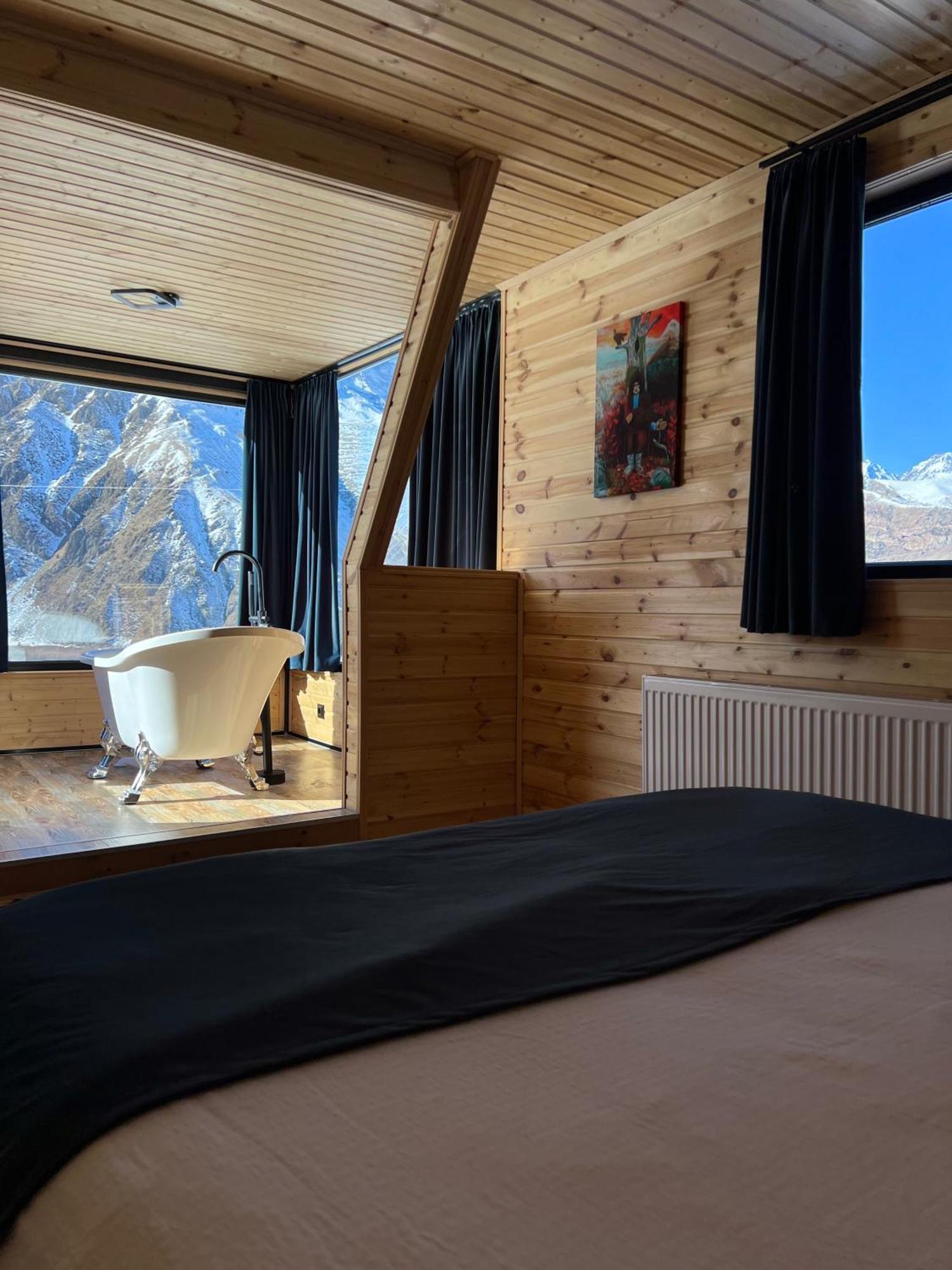 Dağ evi Kazbegi Inn Cottages Kazbegi
