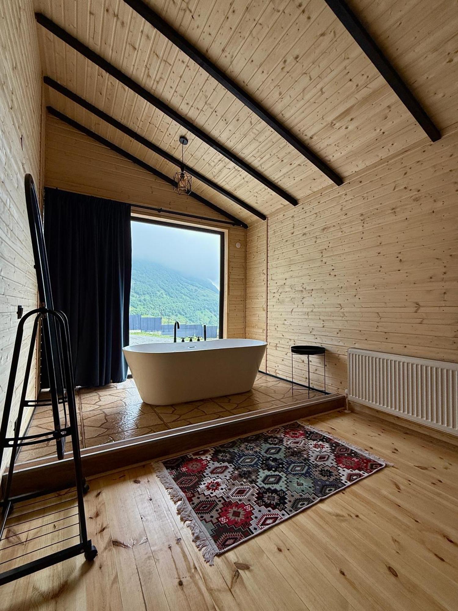 Kazbegi Inn Cottages * Казбеги