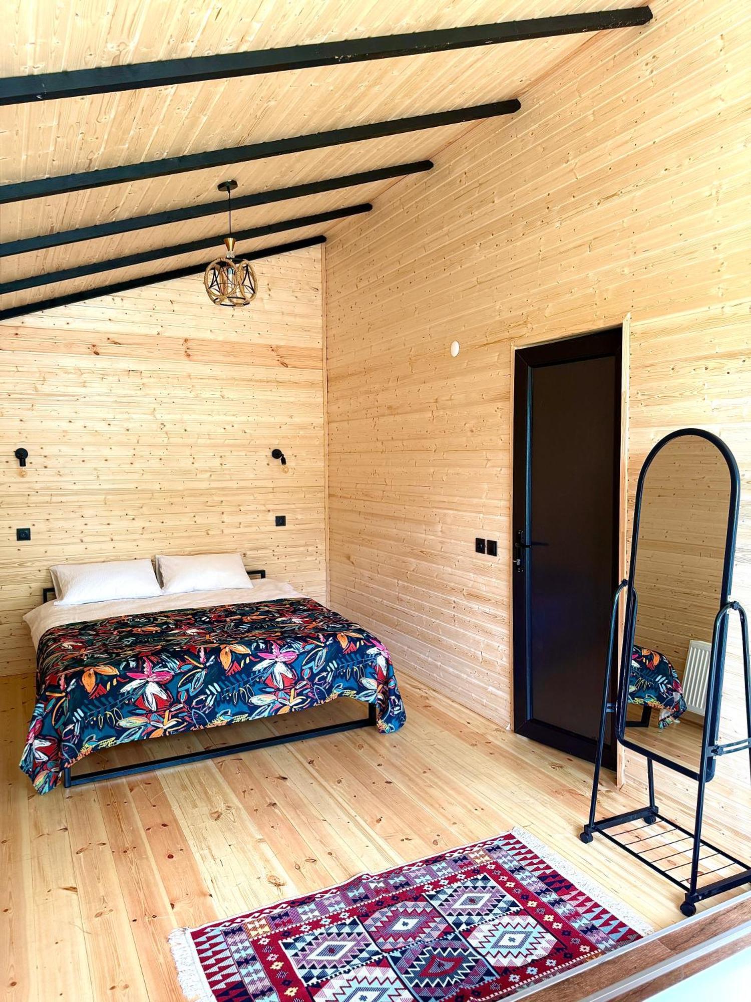 Kazbegi Inn Cottages Шале *
